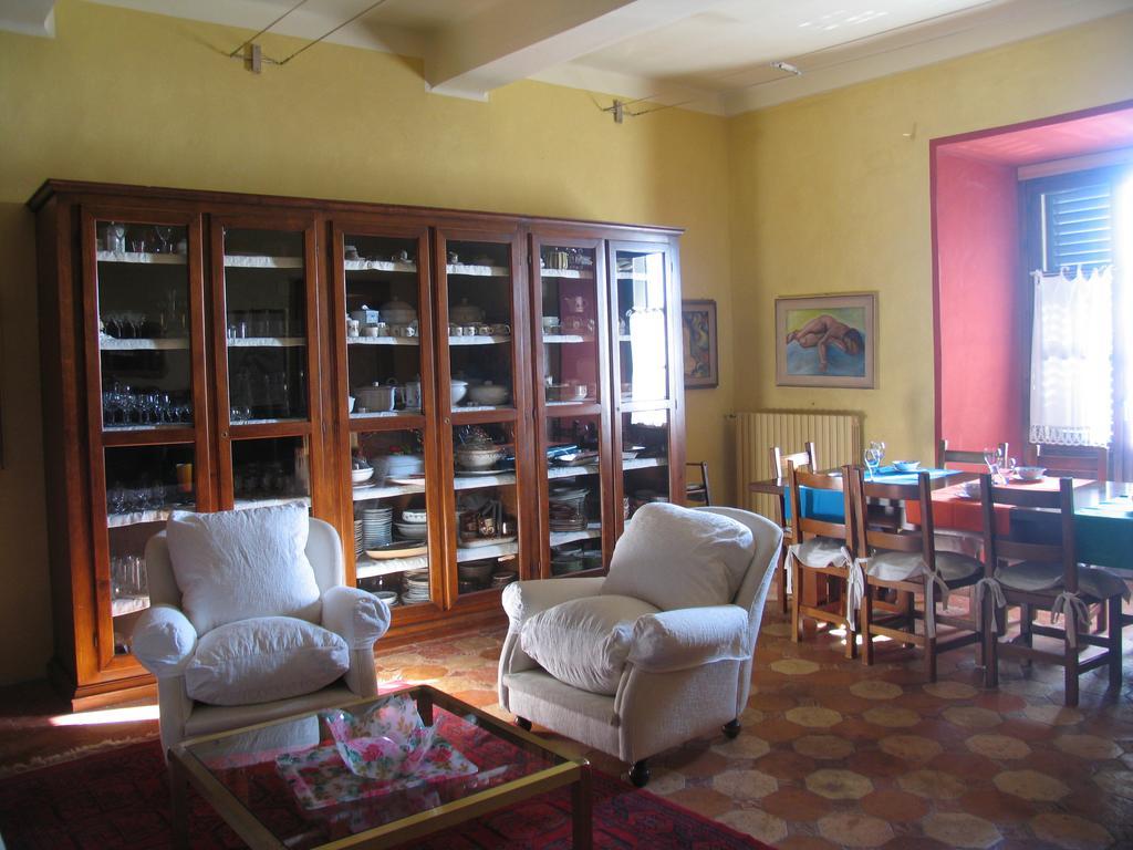 Hostal Casamariuccia Massino Visconti Habitación foto