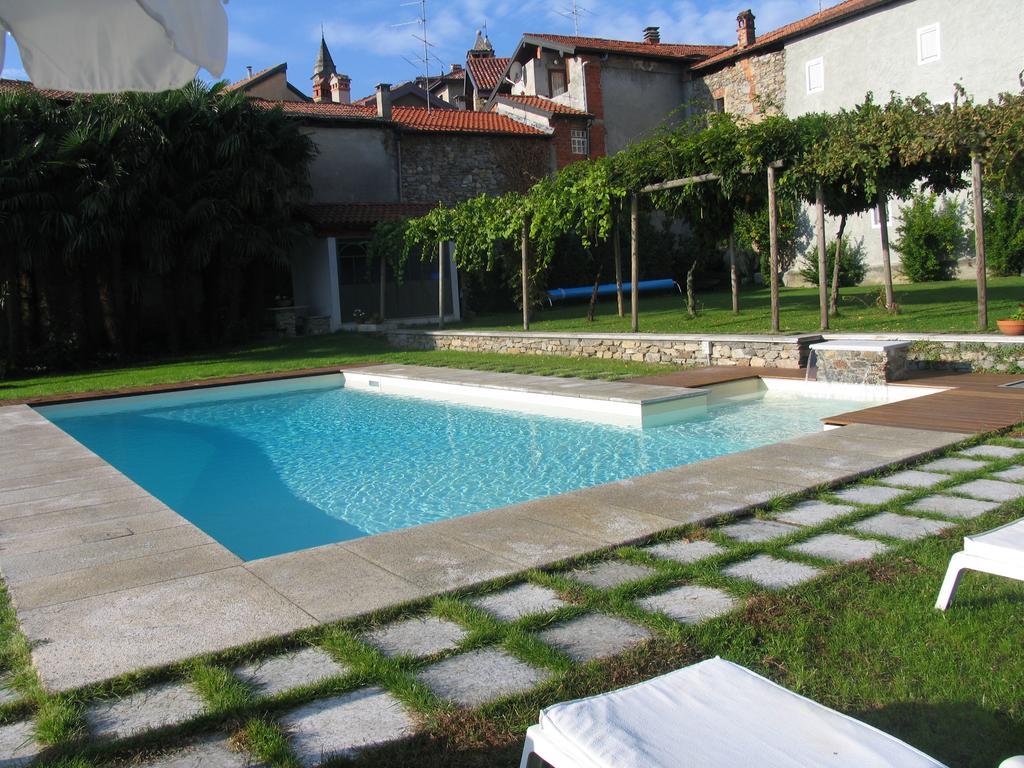Hostal Casamariuccia Massino Visconti Exterior foto