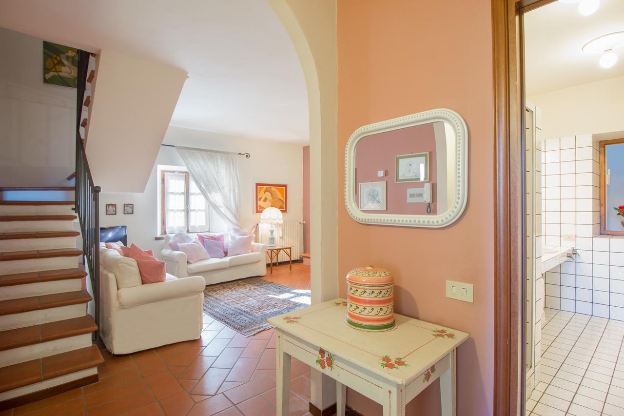 Hostal Casamariuccia Massino Visconti Exterior foto