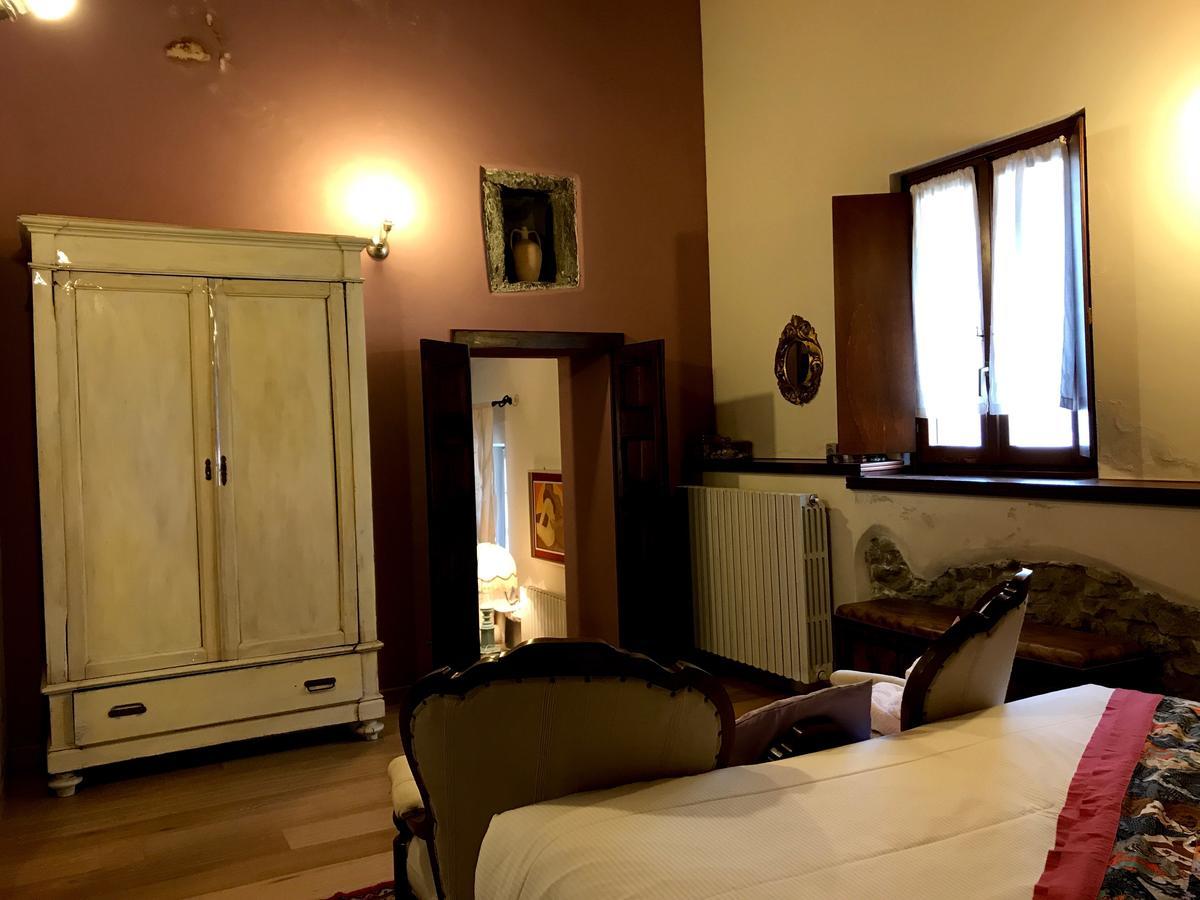 Hostal Casamariuccia Massino Visconti Exterior foto