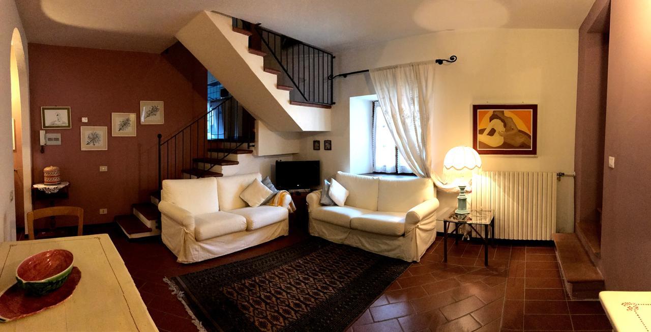 Hostal Casamariuccia Massino Visconti Exterior foto